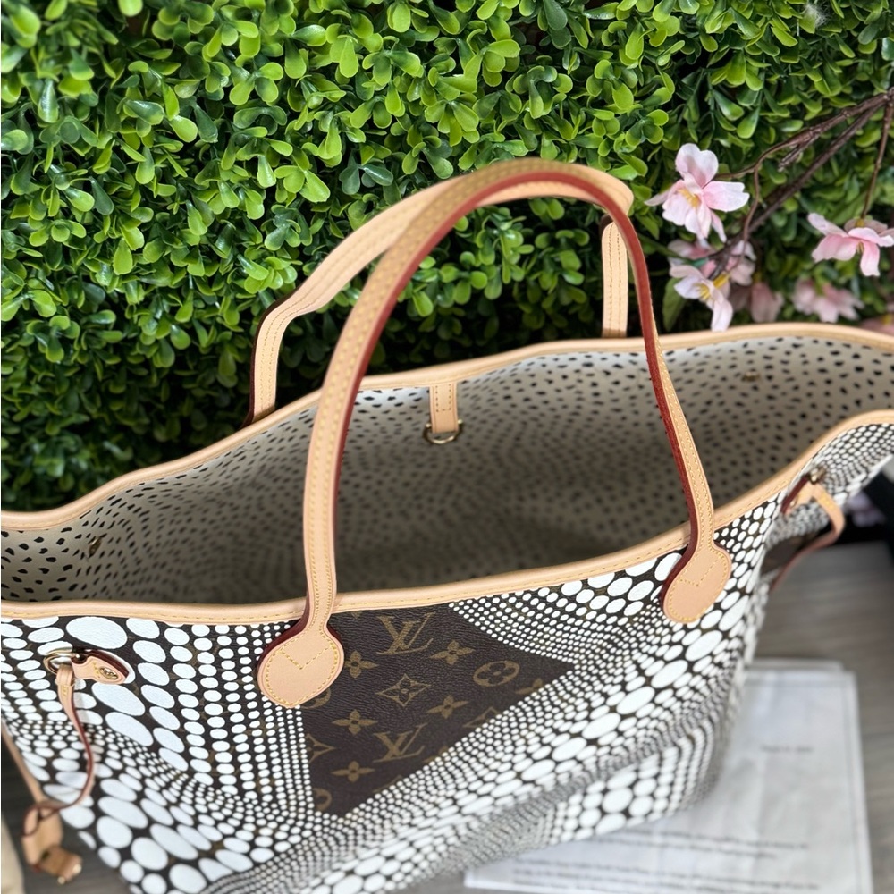Louis Vuitton Pre-Owned Yayoi Kusama 2012 MM Monogram Never Full MM - Picture 3 of 16